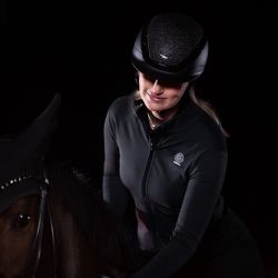 découvrez cheval shop, votre boutique en ligne spécialisée dans l'équipement équestre : matériel pour cavaliers, chevaux et écuries. retrouvez une large sélection de produits de qualité pour vivre pleinement votre passion de l'équitation.