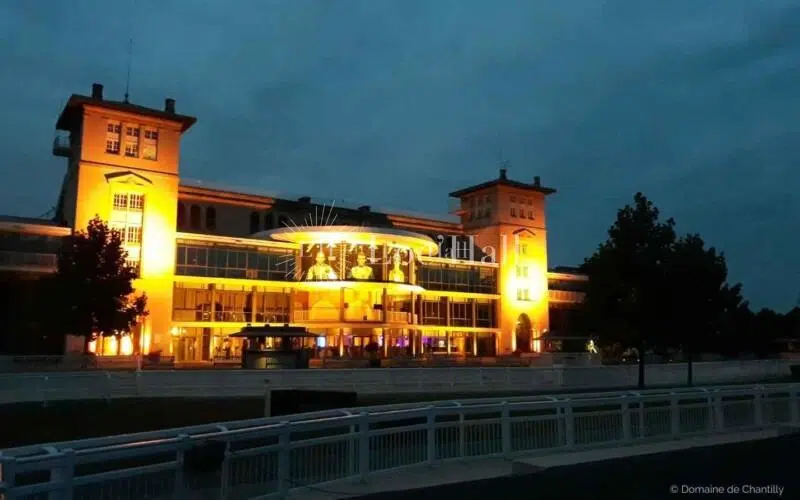 découvrez l'histoire fascinante de l'hippodrome de chantilly et préparez votre visite pour explorer ce lieu emblématique des courses hippiques et du patrimoine français.
