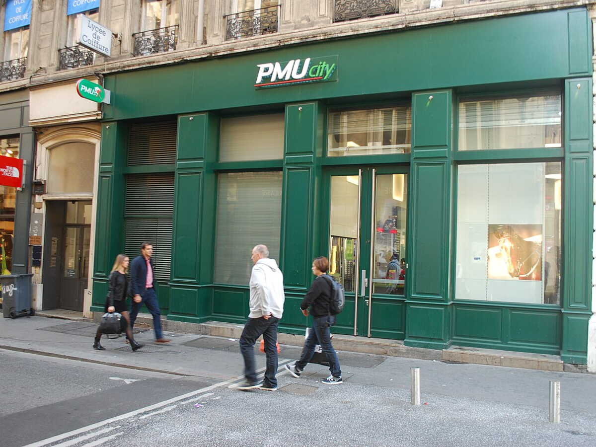 découvrez comment recevoir vos gains pmu directement sur votre carte bancaire de manière simple et sécurisée. astuces et conseils pour une gestion rapide de vos paiements.