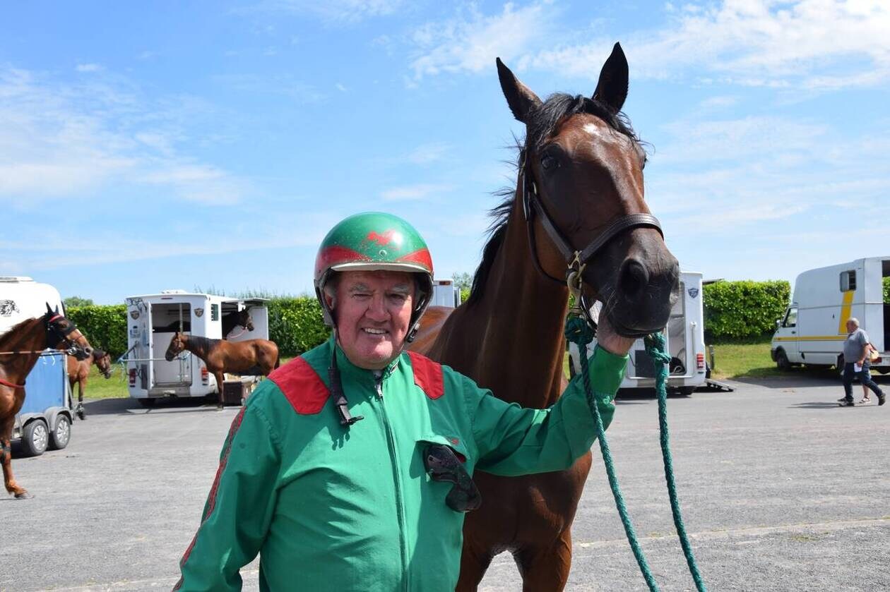 découvrez le classement 2024 du meilleur jockey en courses de haies, avec les performances et statistiques des meilleurs cavaliers de l'année.